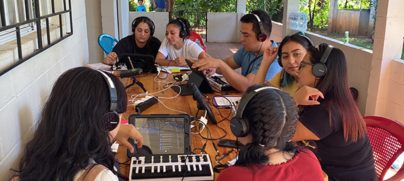 Joel Martinez-Lorenzana leading participants in his Music Making Creative Lab in El Salvador