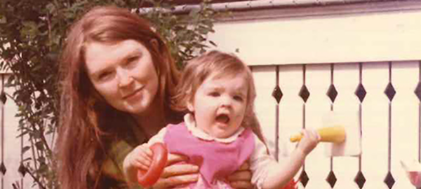 An old photo of Catherine Ross and her young daughter