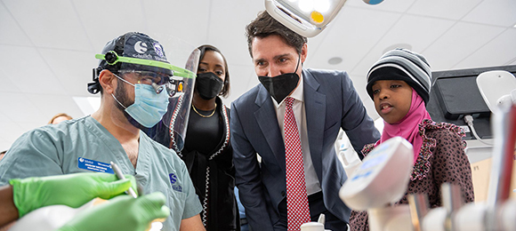 Prime Minister Justin Trudeau visited Schulich Medicine & Dentistry's dental clinics on Dec. 1 to announce the launch of the federal dental benefit 
